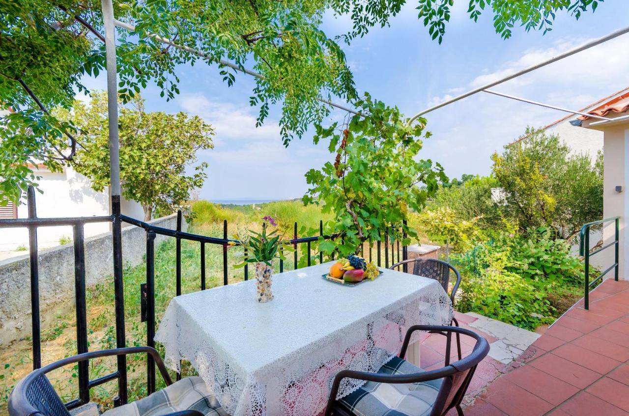 Apartments Sime Лопар Екстериор снимка