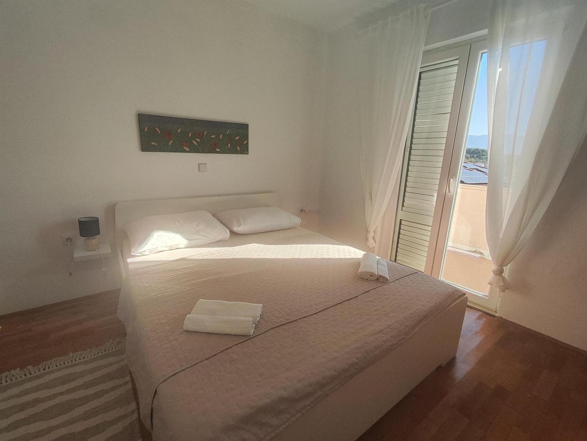Apartments Sime Лопар Екстериор снимка